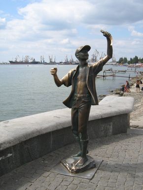 Скульптуры набережной Бердянска